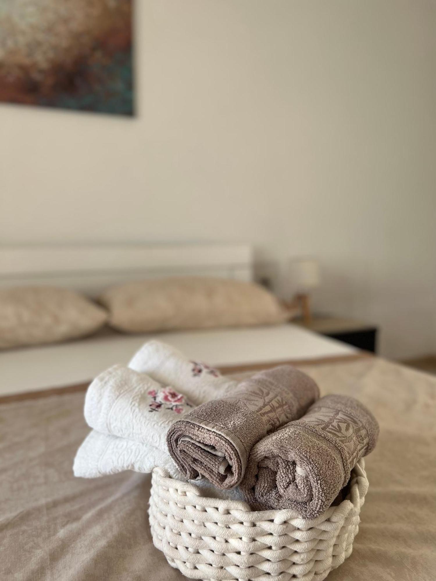 Suka Apartments 울친 외부 사진